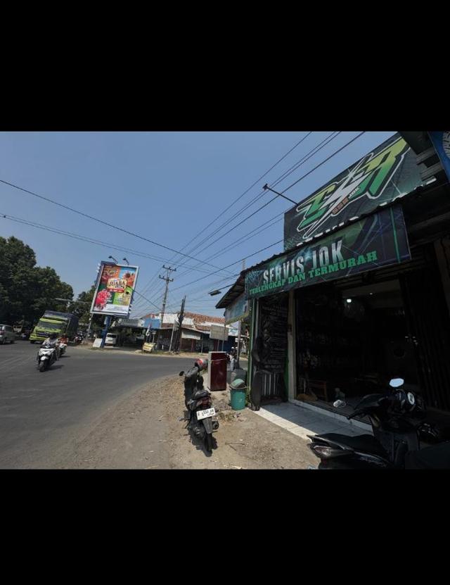 Tampak depan Servis Jok SSR dari jalan raya Trayeman